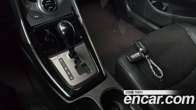 Hyundai AVANTE 2013 — photo 9