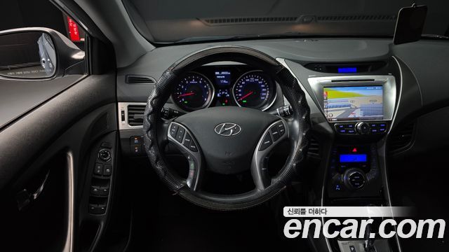 Hyundai AVANTE 2013 — photo 13