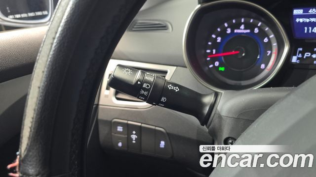 Hyundai AVANTE 2013 — photo 16