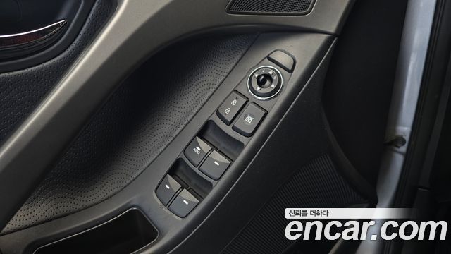 Hyundai AVANTE 2013 — photo 17