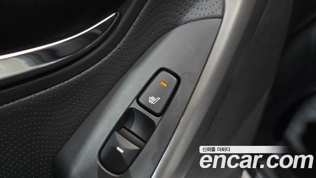 Hyundai AVANTE 2013 — photo 18