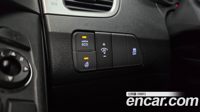 Hyundai AVANTE 2013 — photo 19