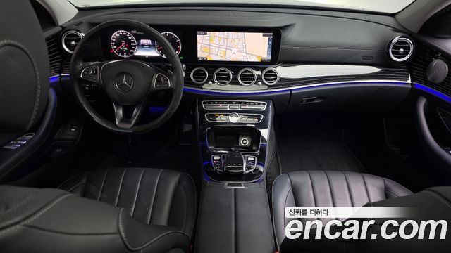 Mercedes-Benz E-Class 2017 — photo 10
