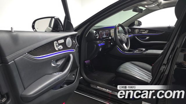 Mercedes-Benz E-Class 2017 — photo 13