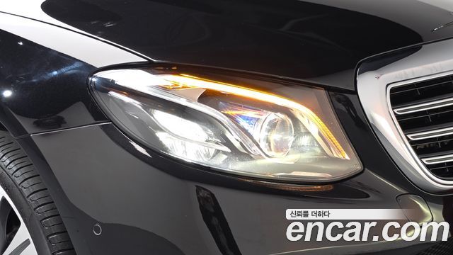 Mercedes-Benz E-Class 2017 — photo 8