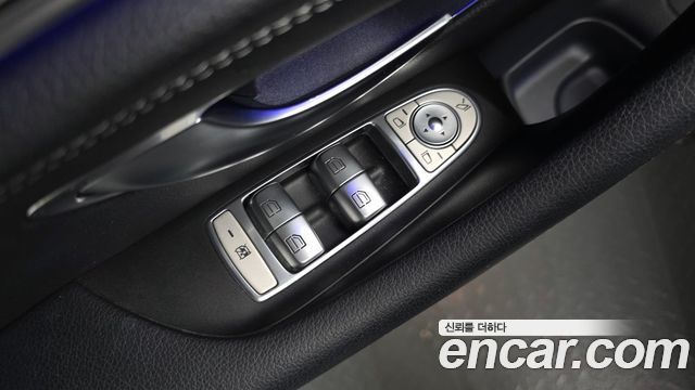 Mercedes-Benz E-Class 2017 — photo 30