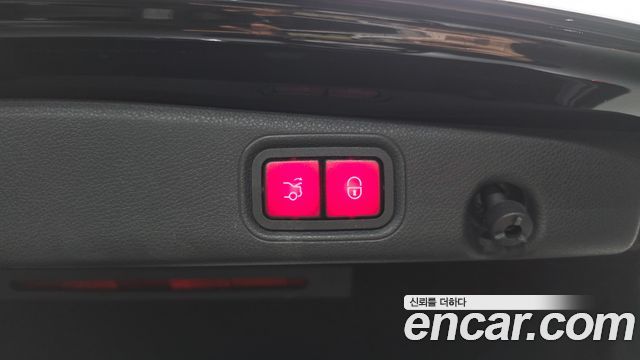 Mercedes-Benz E-Class 2017 — photo 36