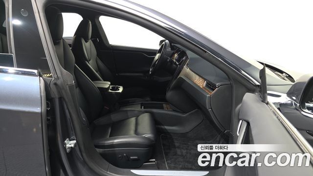 Tesla Model S 2020 — photo 17