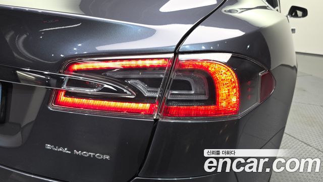 Tesla Model S 2020 — photo 9
