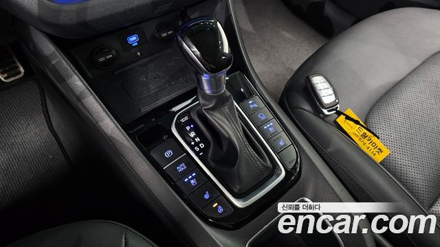 Hyundai Ioniq 2020 — photo 12