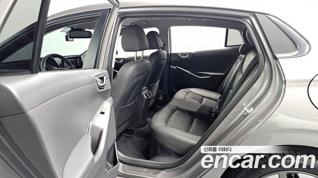 Hyundai Ioniq 2020 — photo 17