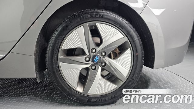 Hyundai Ioniq 2020 — photo 7