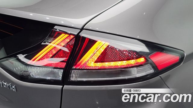 Hyundai Ioniq 2020 — photo 9