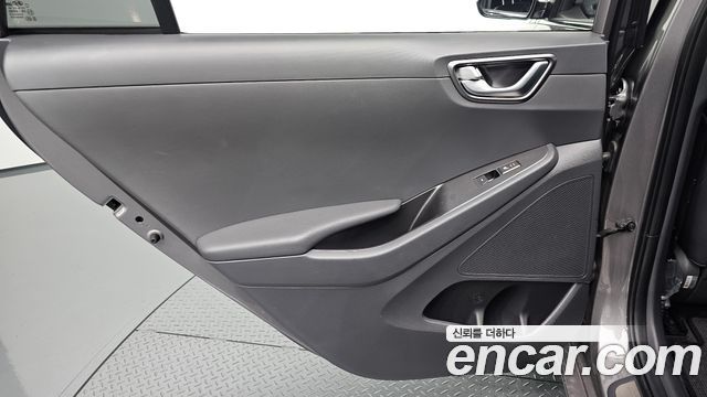 Hyundai Ioniq 2020 — photo 15