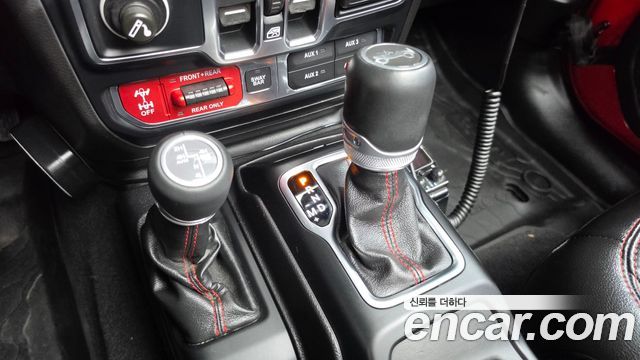 Jeep Wrangler 2019 — photo 9