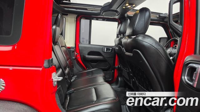 Jeep Wrangler 2019 — photo 12