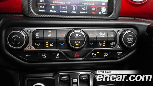 Jeep Wrangler 2019 — photo 17