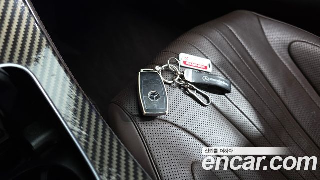 Mercedes-Benz CLS-Class 2020 — photo 30