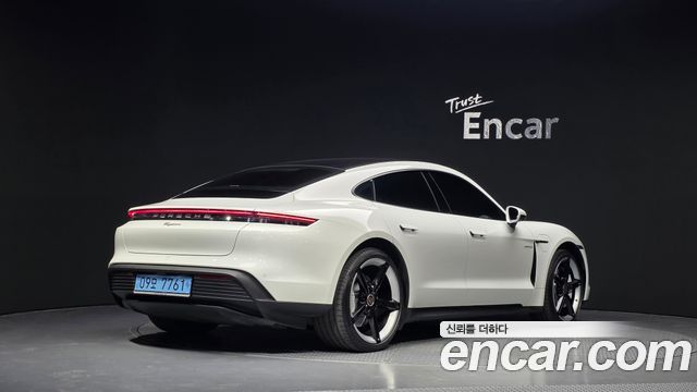 Porsche Taycan 2024 — photo 2