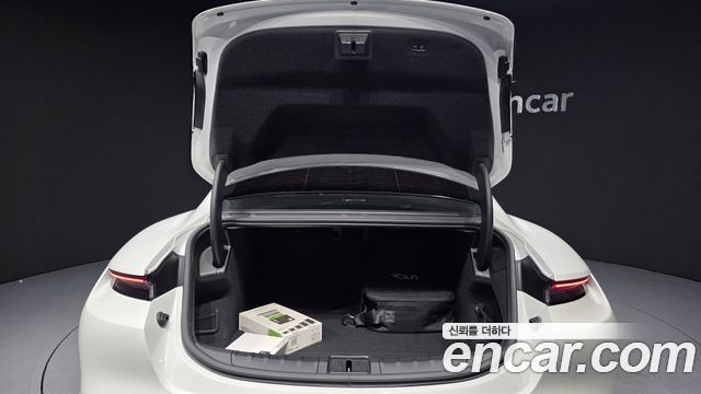 Porsche Taycan 2024 — photo 25