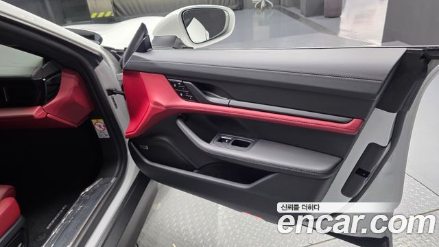 Porsche Taycan 2024 — photo 14