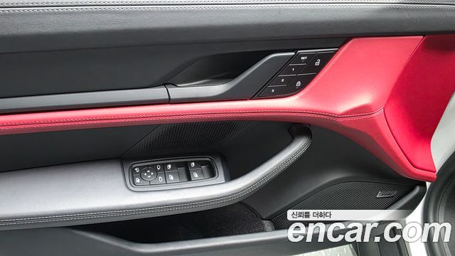 Porsche Taycan 2024 — photo 33