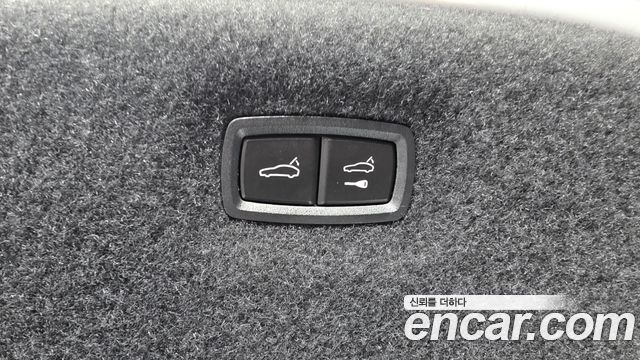 Porsche Taycan 2024 — photo 37