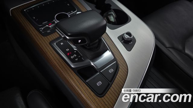 Audi Q7 2016 — photo 9