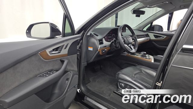Audi Q7 2016 — photo 10