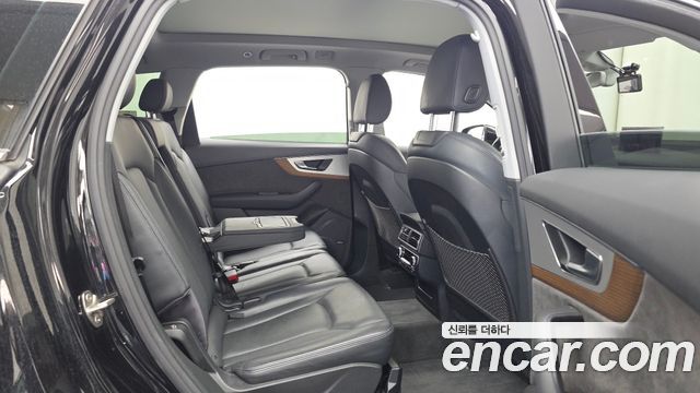 Audi Q7 2016 — photo 12