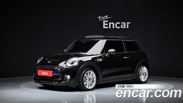 Mini Cooper 2016 — photo 1