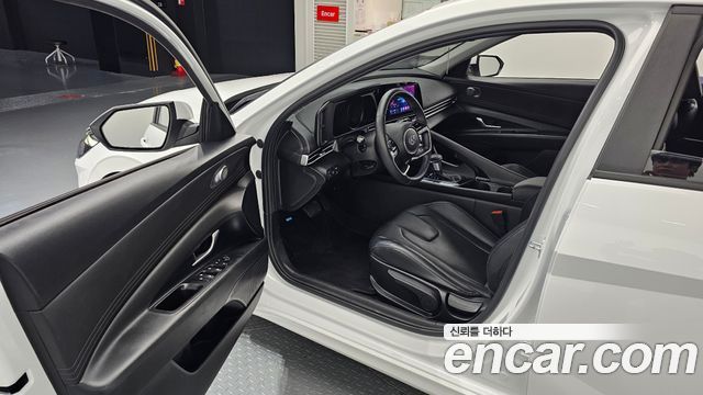 Hyundai AVANTE 2023 — photo 13