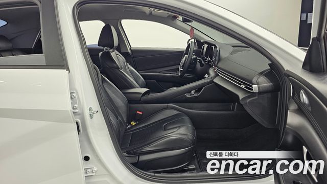 Hyundai AVANTE 2023 — photo 17