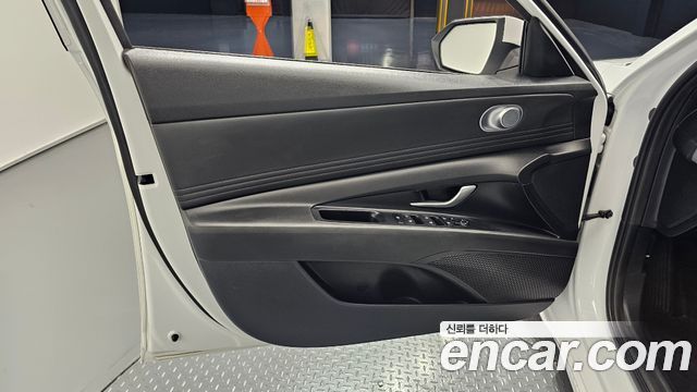Hyundai AVANTE 2023 — photo 14