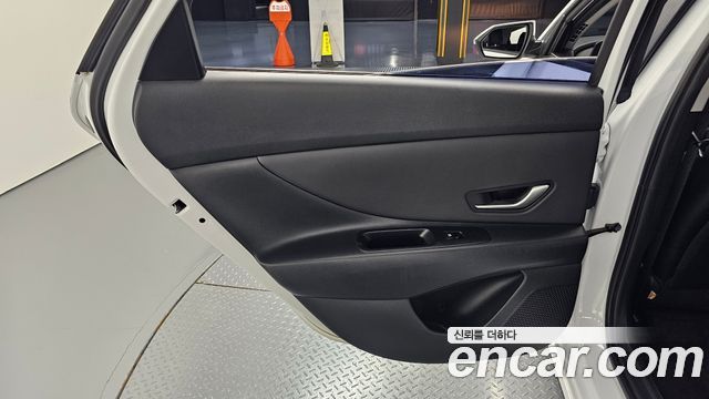 Hyundai AVANTE 2023 — photo 15