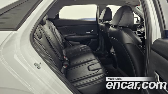 Hyundai AVANTE 2023 — photo 16