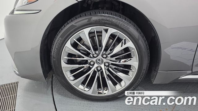 Lexus LS 2019 — photo 5