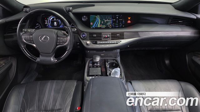 Lexus LS 2019 — photo 10