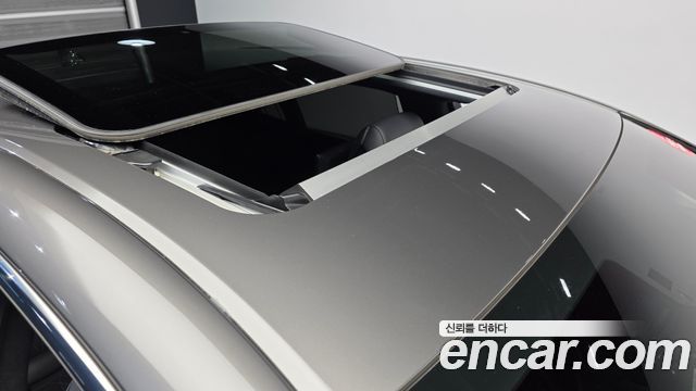 Lexus LS 2019 — photo 25