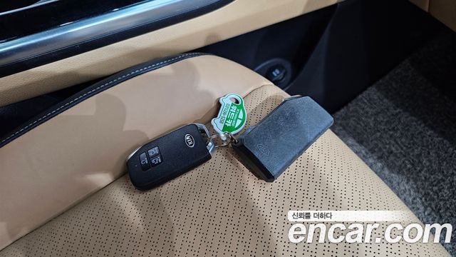 Kia Canival 2021 — photo 22