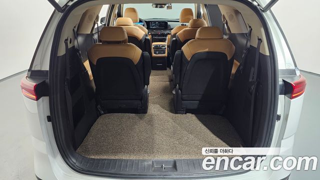 Kia Canival 2021 — photo 25