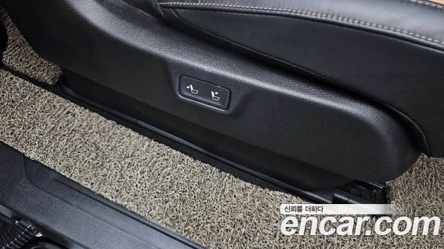 Kia Canival 2021 — photo 36