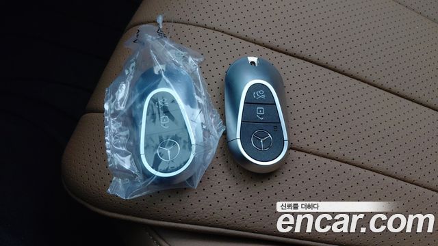 Mercedes-Benz E-Class 2024 — photo 7