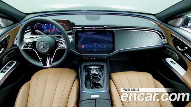 Mercedes-Benz E-Class 2024 — photo 11