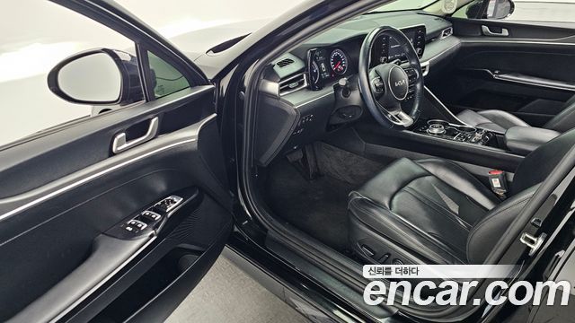 Kia K5 2023 — photo 10