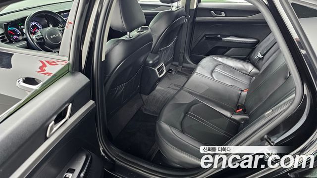 Kia K5 2023 — photo 11