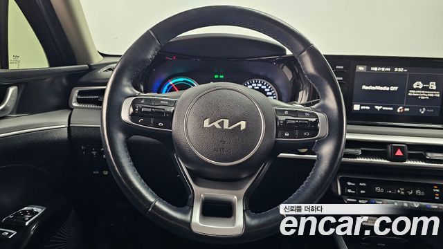 Kia K5 2023 — photo 14