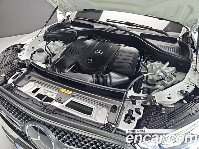 Mercedes-Benz GLC-Class 2025 — photo 6
