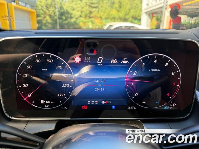 Mercedes-Benz GLC-Class 2025 — photo 8