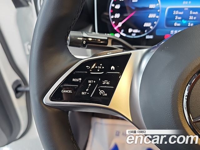 Mercedes-Benz GLC-Class 2025 — photo 12
